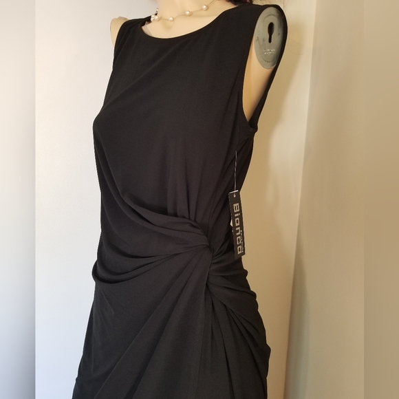 Figure flattering LBD - Picture 4 of 12